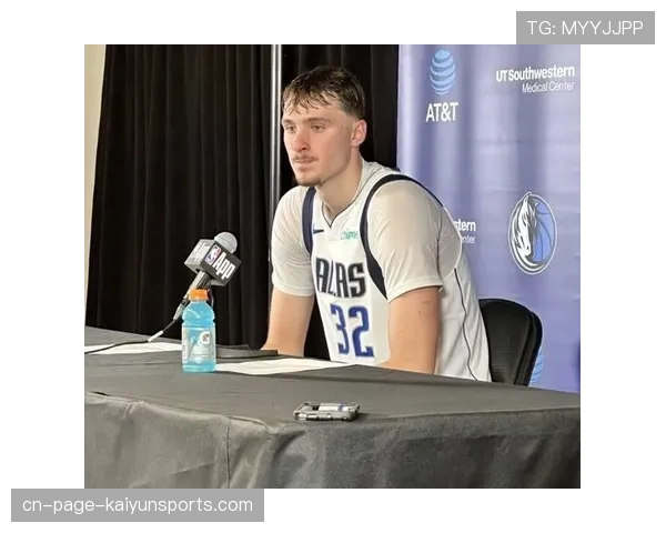 汤普森19分8篮板6助攻 瓦伦西亚逆转帕纳辛纳科斯